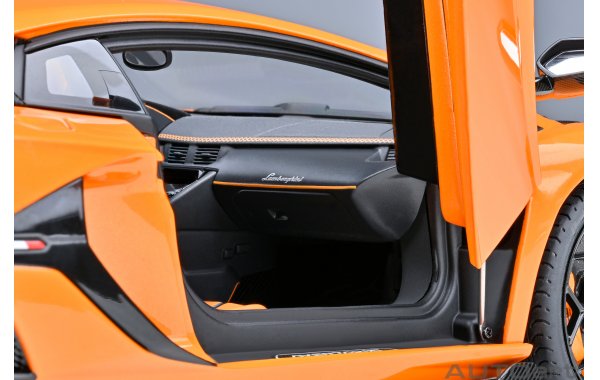 Bild 20 - Lamborghini Aventador SVJ arancio atlas