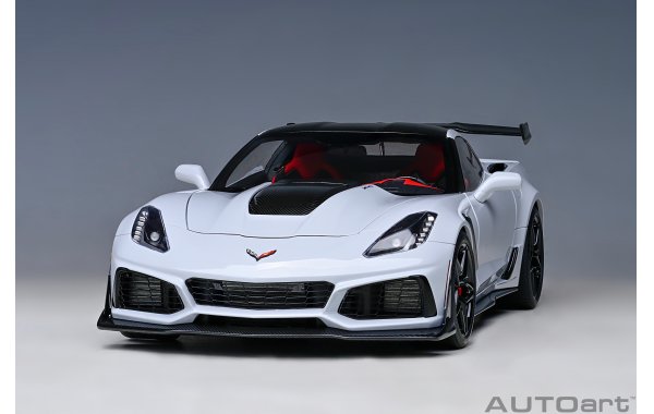 Bild 10 - Chevrolet Corvette C7 ZR1 ceramic matrix grey metallic