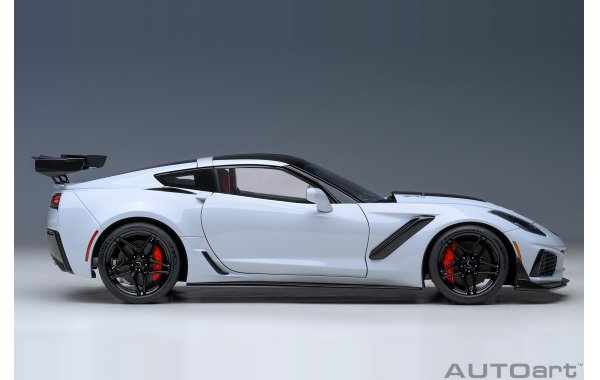 Bild 14 - Chevrolet Corvette C7 ZR1 ceramic matrix grey metallic