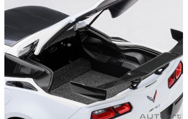 Bild 4 - Chevrolet Corvette C7 ZR1 2019 gloss black