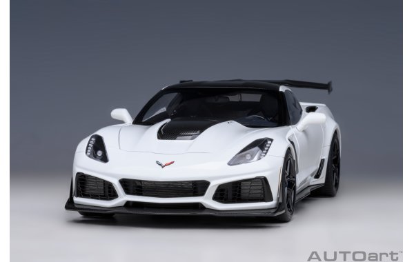Bild 10 - Chevrolet Corvette C7 ZR1 2019 gloss black
