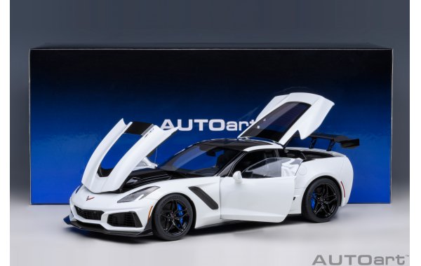 Bild 12 - Chevrolet Corvette C7 ZR1 2019 gloss black