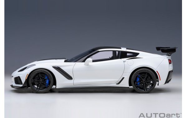 Bild 13 - Chevrolet Corvette C7 ZR1 2019 gloss black