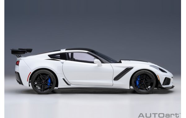 Bild 14 - Chevrolet Corvette C7 ZR1 2019 gloss black
