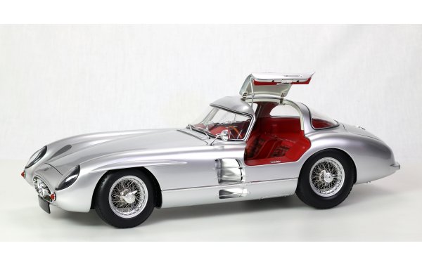 Bild 5 - Mercedes Benz 300 SLR Uhlenhaut coupe red version