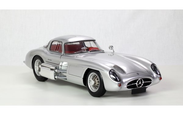 Bild 6 - Mercedes Benz 300 SLR Uhlenhaut coupe red version