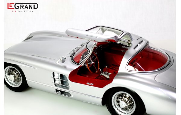 Bild 7 - Mercedes Benz 300 SLR Uhlenhaut coupe red version
