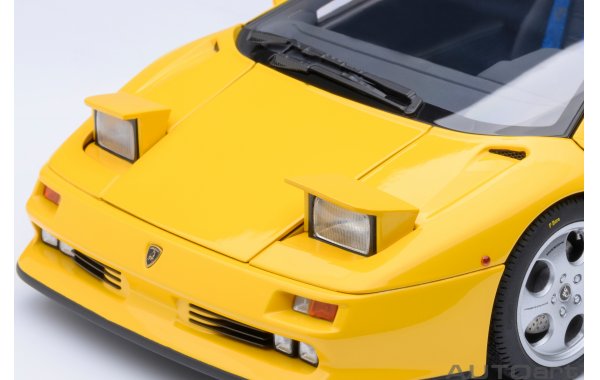 Bild 4 - Lamborghini Diablo SE30 Jota superfly yellow