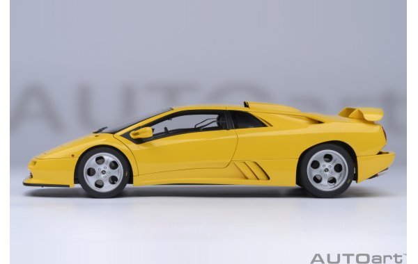 Bild 13 - Lamborghini Diablo SE30 Jota superfly yellow