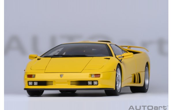 Bild 14 - Lamborghini Diablo SE30 Jota superfly yellow