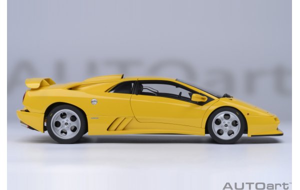Bild 17 - Lamborghini Diablo SE30 Jota superfly yellow