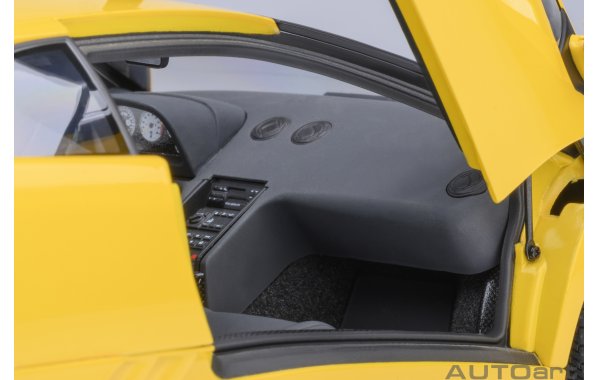Bild 23 - Lamborghini Diablo SE30 Jota superfly yellow