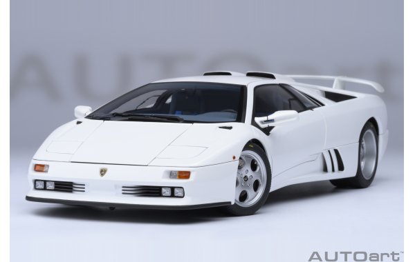 Bild 12 - Lamborghini Diablo SE30 Jota impact white