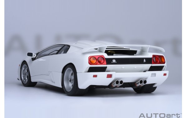Bild 15 - Lamborghini Diablo SE30 Jota impact white
