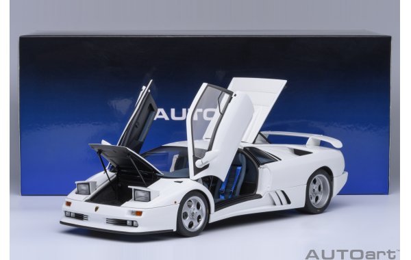 Bild 16 - Lamborghini Diablo SE30 Jota impact white