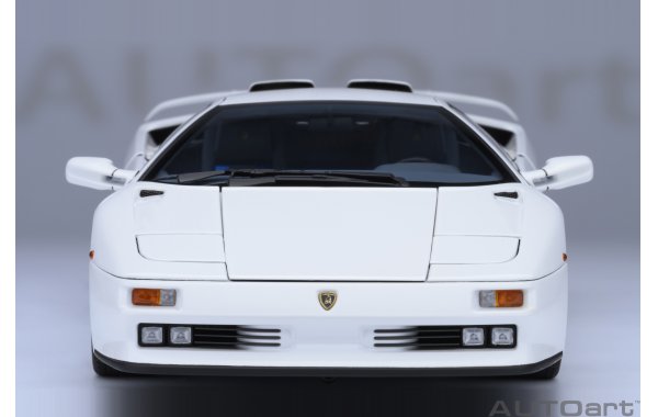 Bild 18 - Lamborghini Diablo SE30 Jota impact white