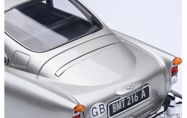 Bild 8 - Aston Martin DB5 Goldfinger