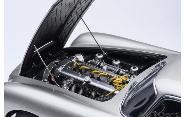 Bild 3 - Aston Martin DB5 1964 birch silver
