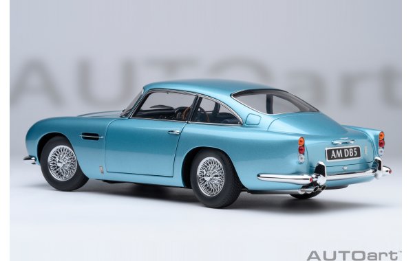 Bild 2 - Aston Martin DB5 1964 caribbean peal blue