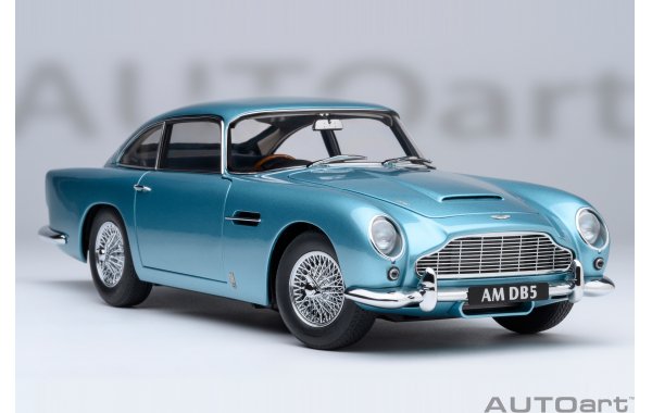 Bild 6 - Aston Martin DB5 1964 caribbean peal blue