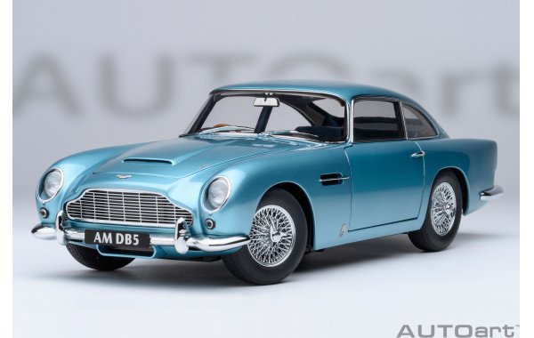 Bild 7 - Aston Martin DB5 1964 caribbean peal blue