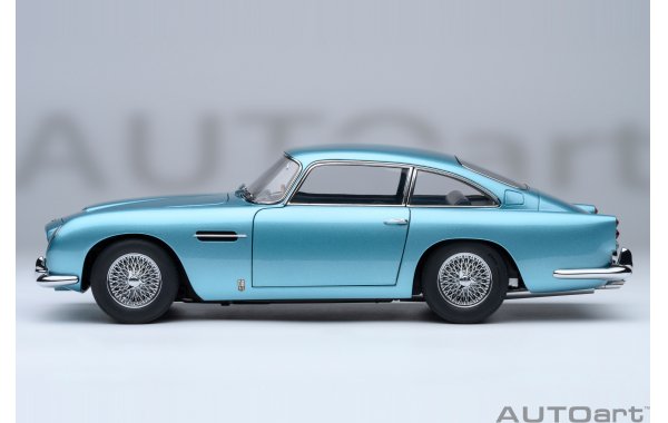 Bild 10 - Aston Martin DB5 1964 caribbean peal blue