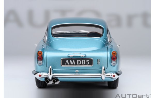 Bild 12 - Aston Martin DB5 1964 caribbean peal blue