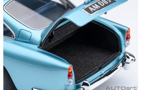 Bild 17 - Aston Martin DB5 1964 caribbean peal blue