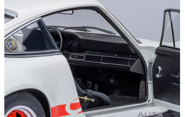 Bild 22 - Porsche 911 RS 2.7 grand prix white red stripes