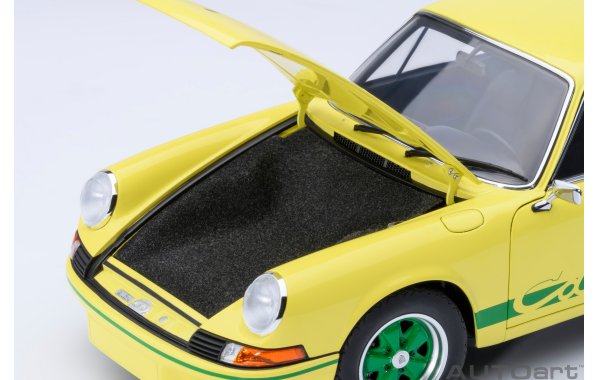 Bild 3 - Porsche 911 RS 2.7 light yellow green stripes