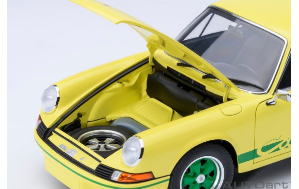Bild 4 - Porsche 911 RS 2.7 light yellow green stripes