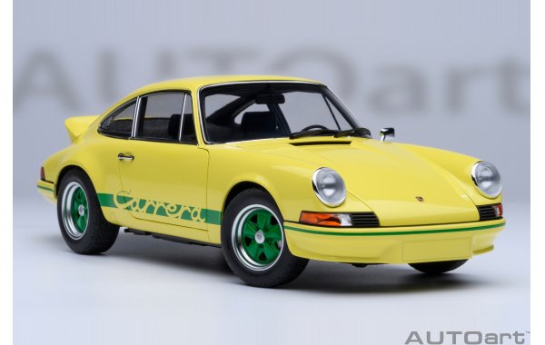 Bild 11 - Porsche 911 RS 2.7 light yellow green stripes