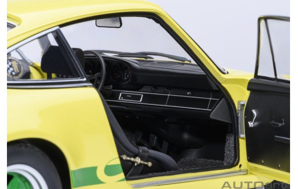 Bild 23 - Porsche 911 RS 2.7 light yellow green stripes