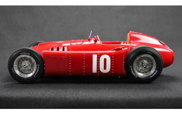 Bild 4 - Lancia D50 1955 Pau GP Startnummer 10 Eugenio Castellotti