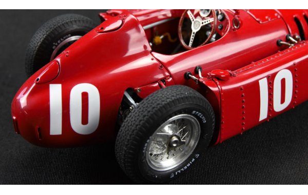 Bild 6 - Lancia D50 1955 Pau GP Startnummer 10 Eugenio Castellotti