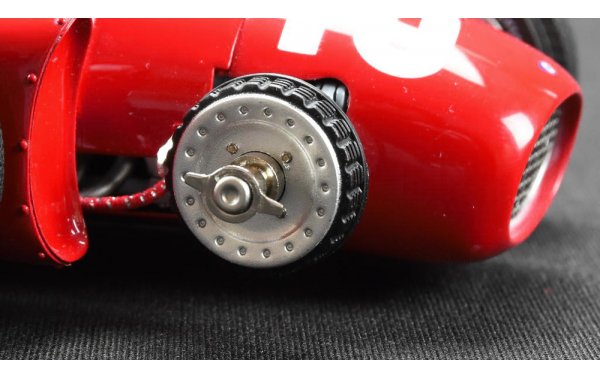 Bild 7 - Lancia D50 1955 Pau GP Startnummer 10 Eugenio Castellotti