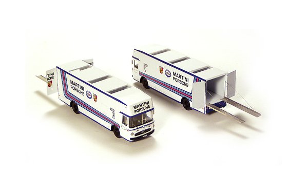 Bild 1 - Mercedes Benz Renntransporter - PORSCHE