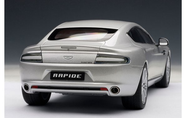 Bild 1 - Aston Martin Rapide 2010