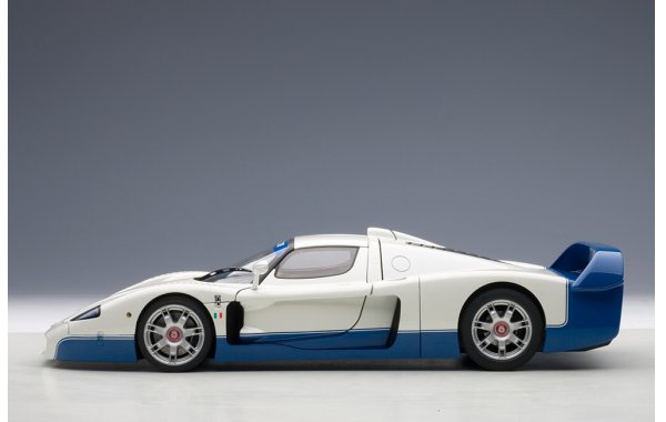 Bild 1 - Maserati MC12 Presentation Car 2004