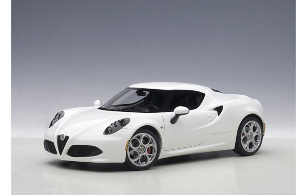 Bild 1 - Alfa Romeo 4C 2013