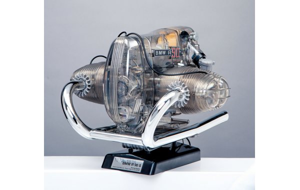 Bild 1 - BMW R90 S Boxermotor 1973 Bausatz 1/2