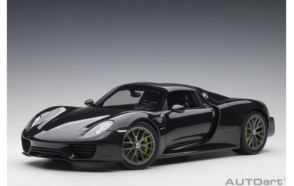 Bild 1 - Porsche 918 Spyder Weissach Package 2013