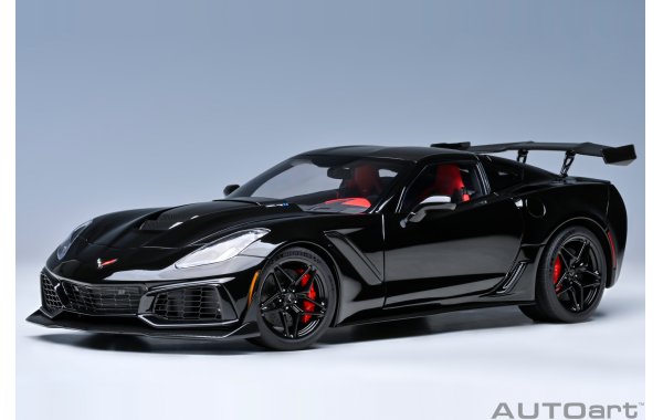Bild 1 - Chevrolet Corvette C7 ZR1 2019 gloss black
