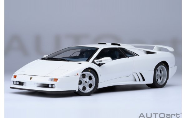 Bild 1 - Lamborghini Diablo SE30 Jota impact white