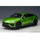 Lamborghini Urus verde selvans