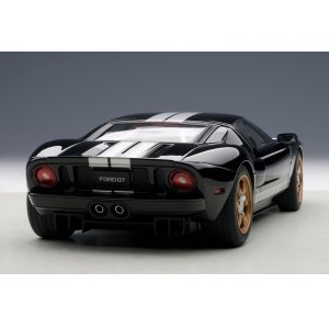 Ford GT 2004 1/18 Modellauto