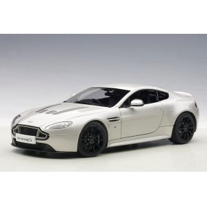Aston Martin V12 Vantage S 2015