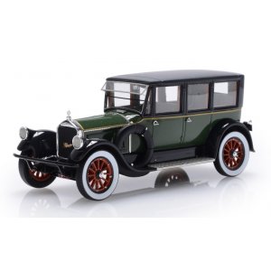 Pierce Arrow Model 32 7-Seat Limousine green black 1920