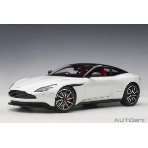 Aston Martin DB11 morning frost white
