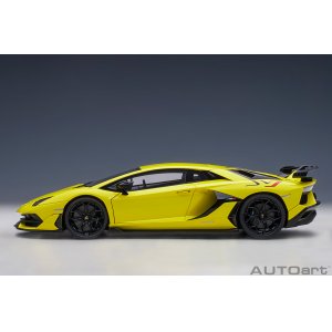 Lamborghini Aventador SVJ giallo tenerife